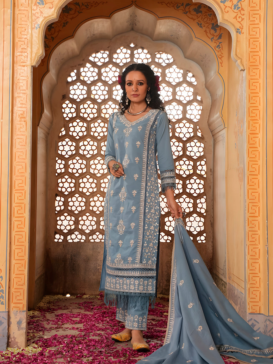 Embroidered & Lace Detailed Kurta with Pant & Embroidered dupatta Luxury