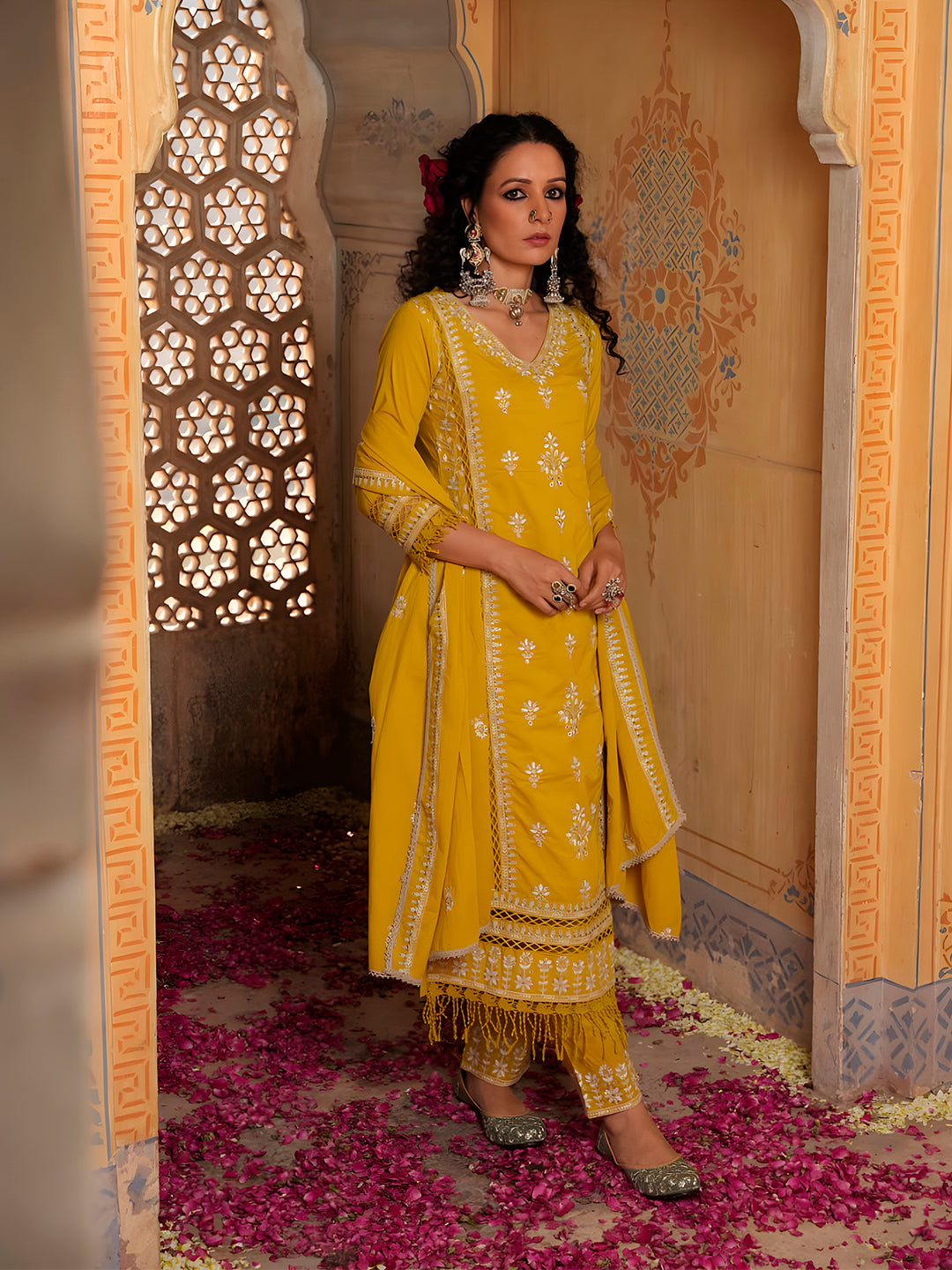 Embroidered & Lace Detailed Kurta with Pant & Embroidered dupatta Luxury