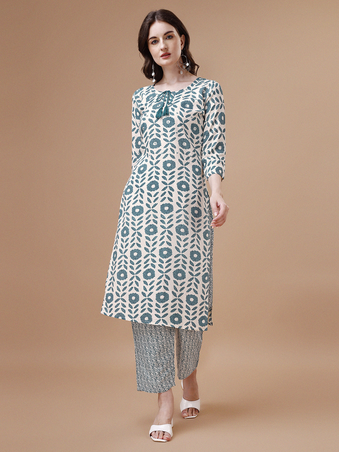 Women Tie up tassel Neck Printed Kurta with pant