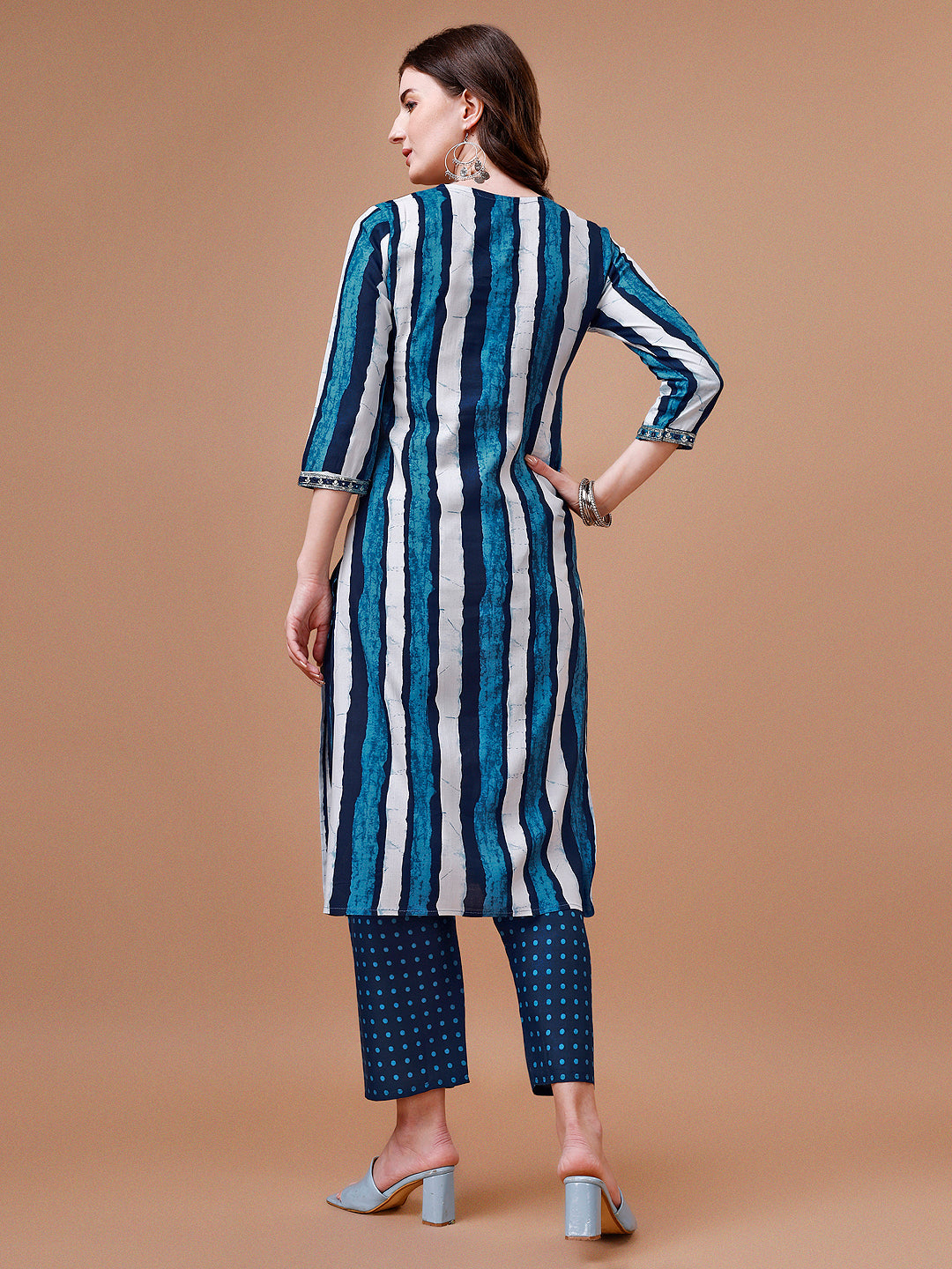 Embroidered and striped Printed Indigo Kurta with Pant & printed Dupatta