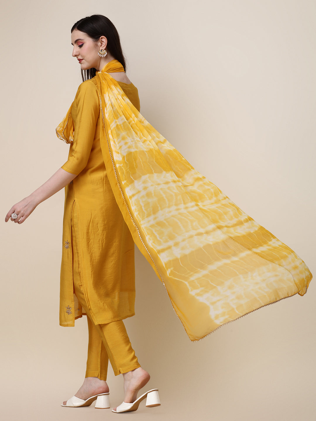 Thread Embroidered kurta with pant and dupatta set