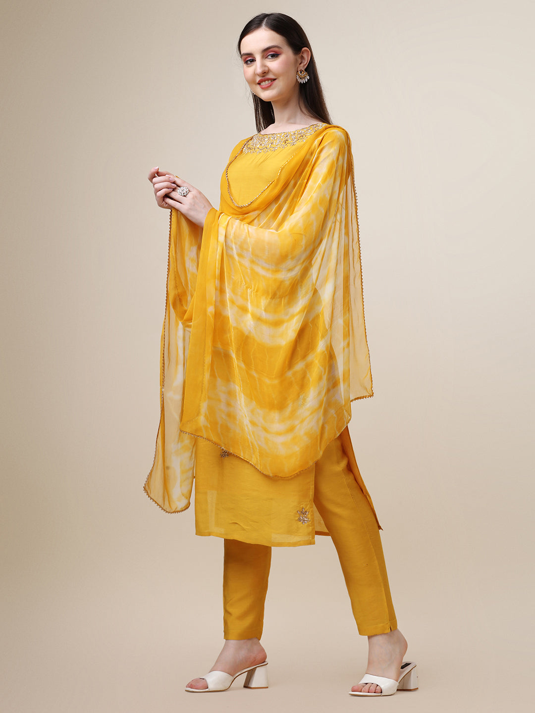 Thread Embroidered kurta with pant and dupatta set