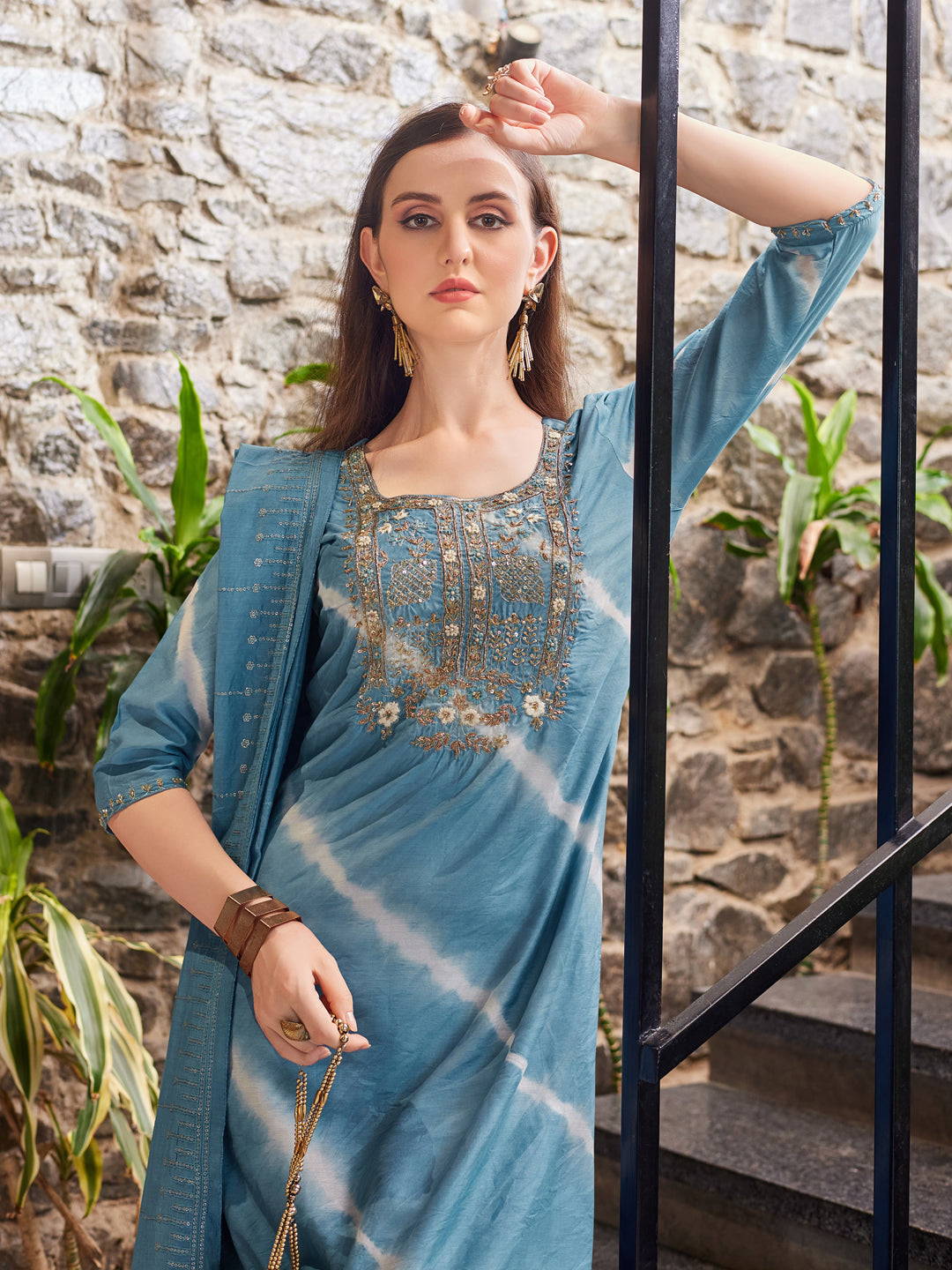 Leheriya Printed & Embroidered Kurta with pant & dupatta