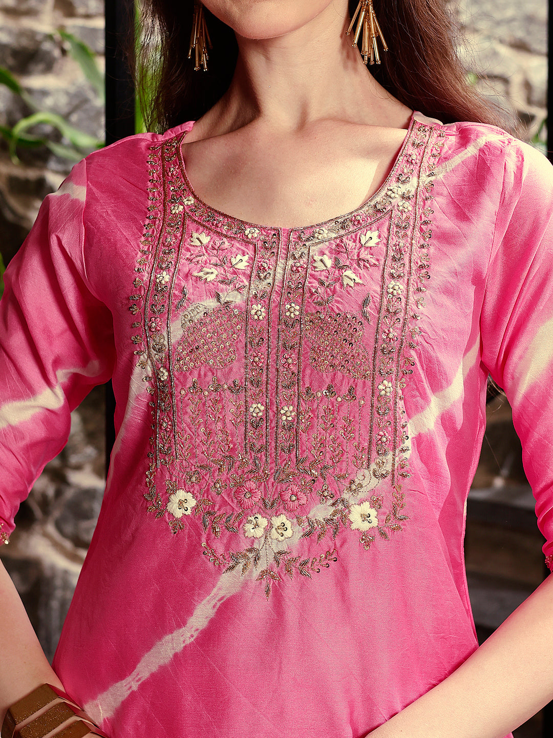 Leheriya Printed Embroidered Kurta with pant & dupatta