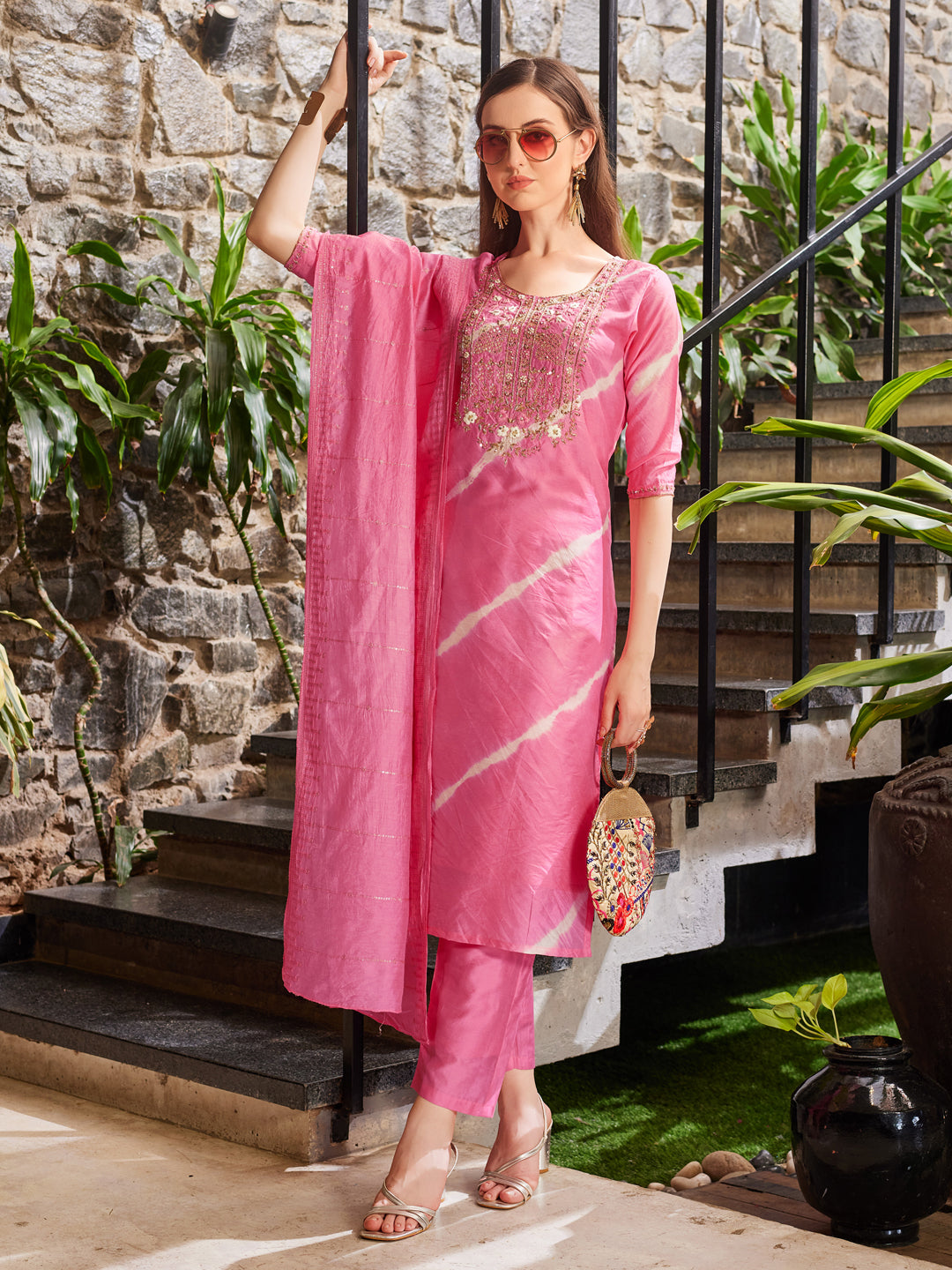 Leheriya Printed Embroidered Kurta with pant & dupatta