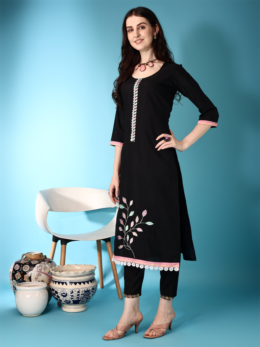 Embroidered & Lace detailing Kurta with pant & Multicoloured Dupatta