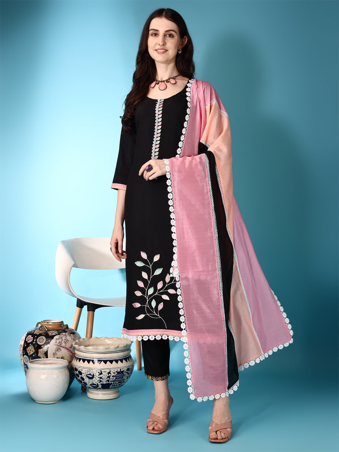 Embroidered & Lace detailing Kurta with pant & Multicoloured Dupatta