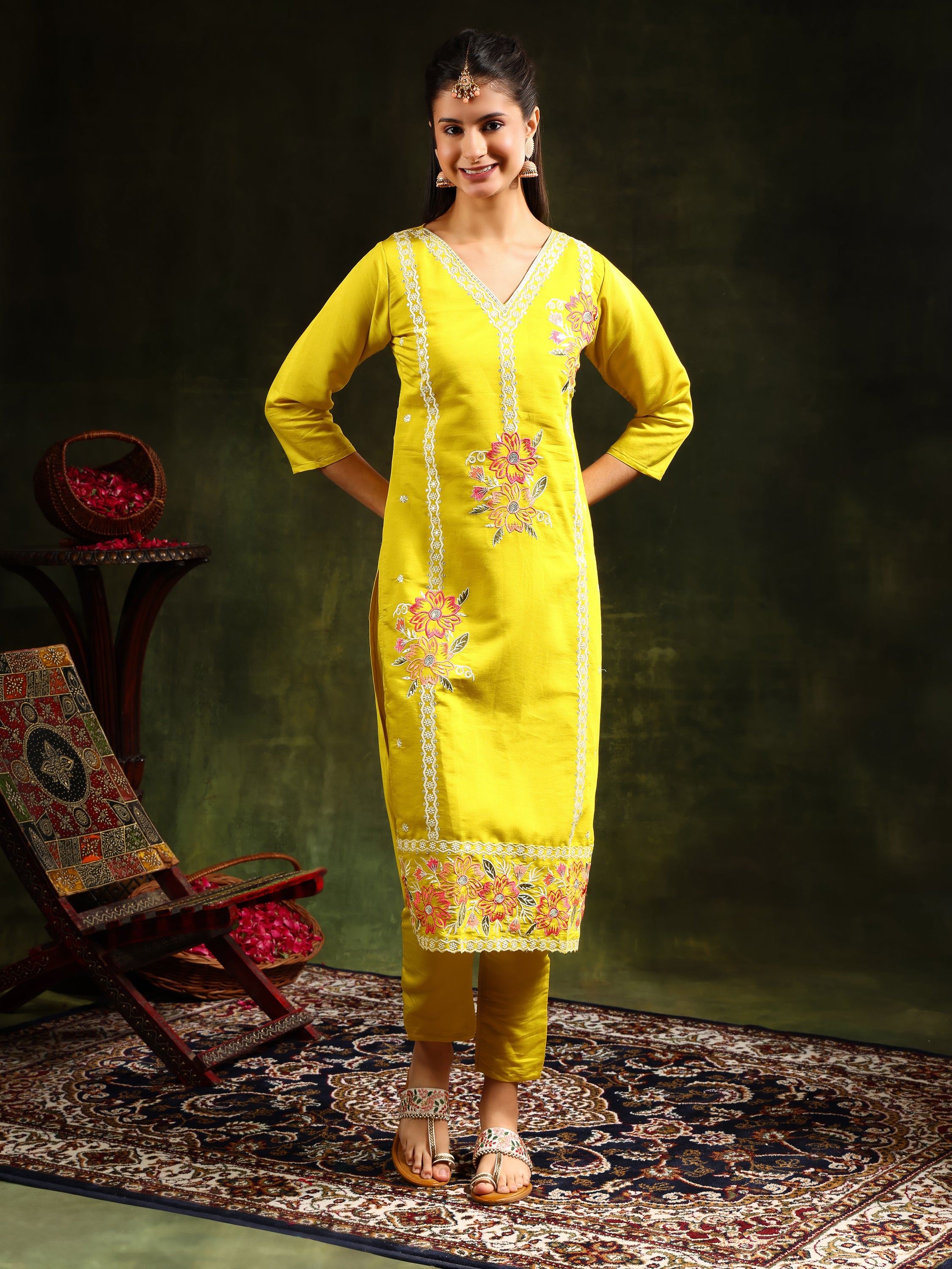 Embroidered Kurta with pant & Embroidered Dupatta