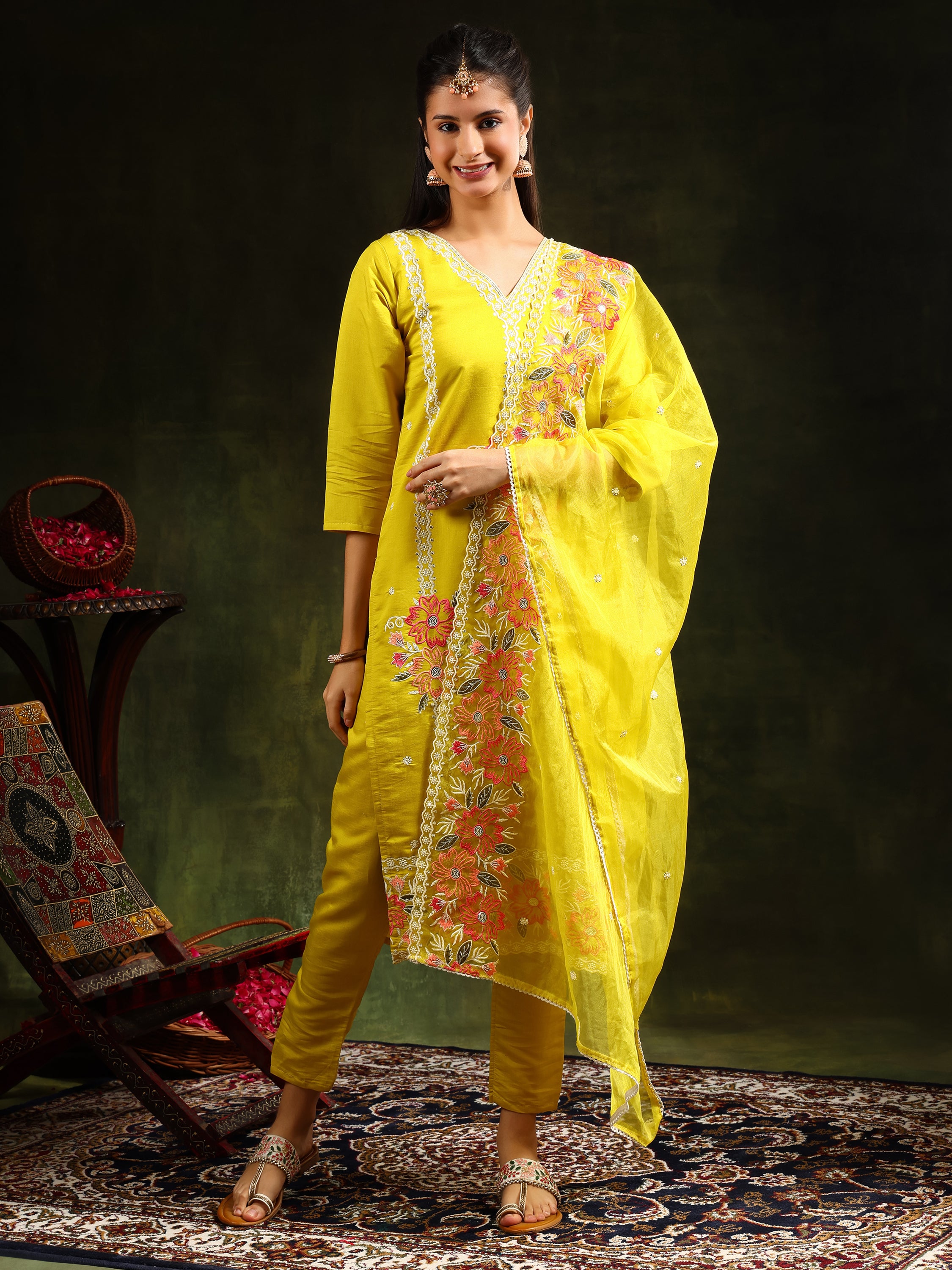 Embroidered Kurta with pant & Embroidered Dupatta