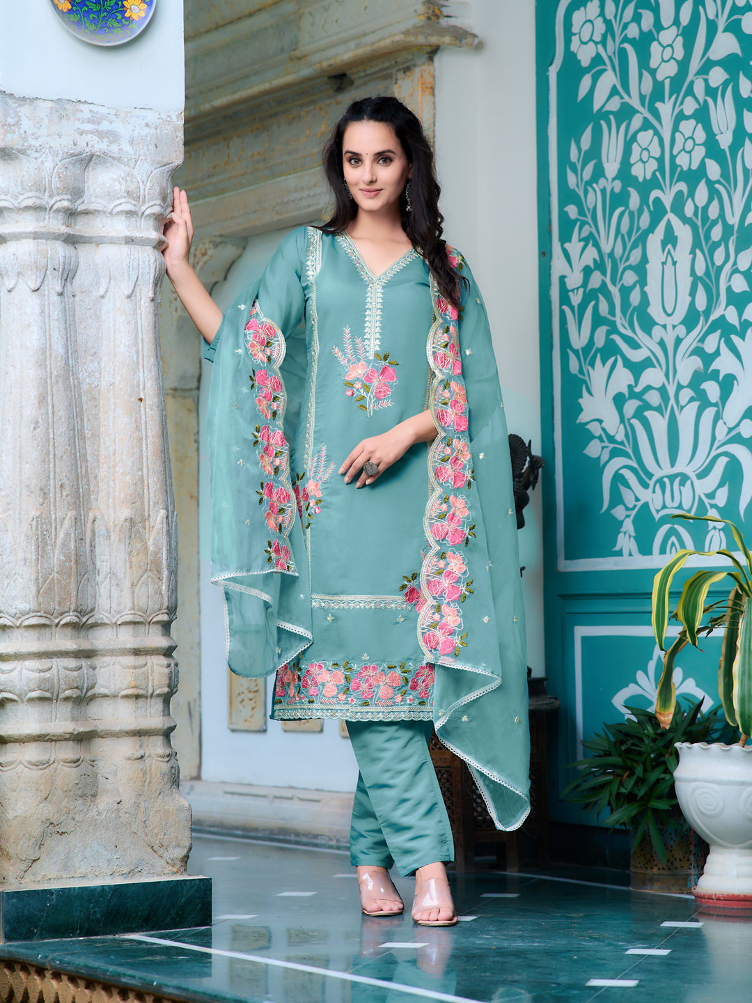 Full Front Embroidered Kurta with pant & Embroidered Organza Dupatta