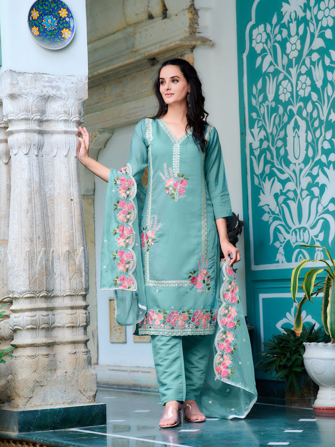 Full Front Embroidered Kurta with pant & Embroidered Organza Dupatta