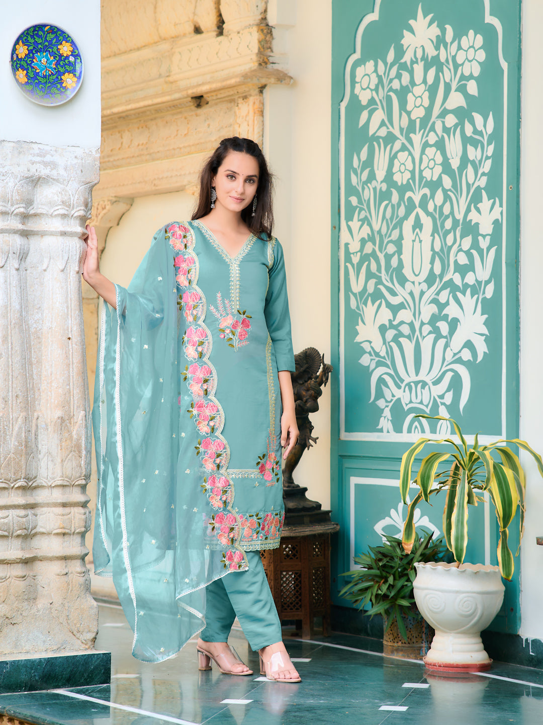 Full Front Embroidered Kurta with pant & Embroidered Organza Dupatta