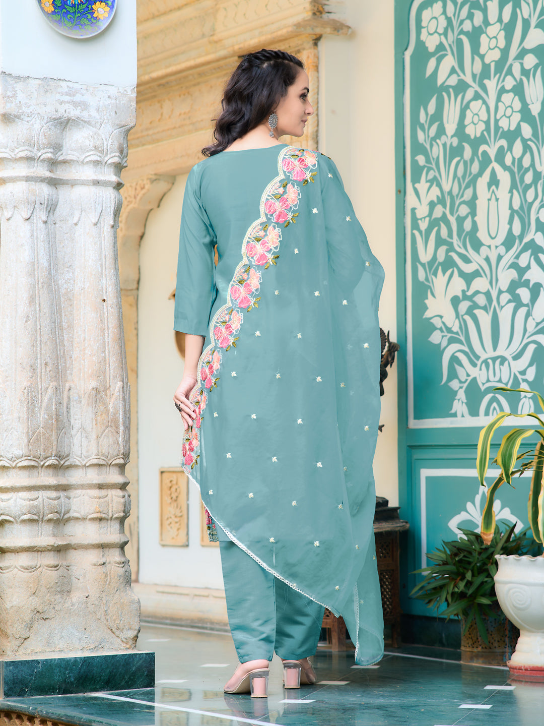 Full Front Embroidered Kurta with pant & Embroidered Organza Dupatta