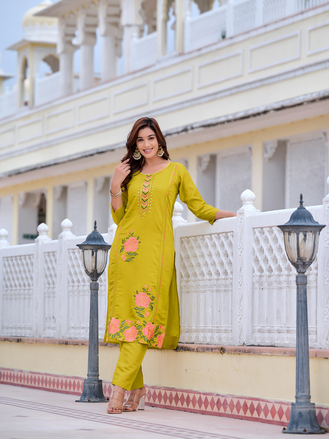 Mirror Embroidered Kurta with pant & Embroidered Organza Dupatta