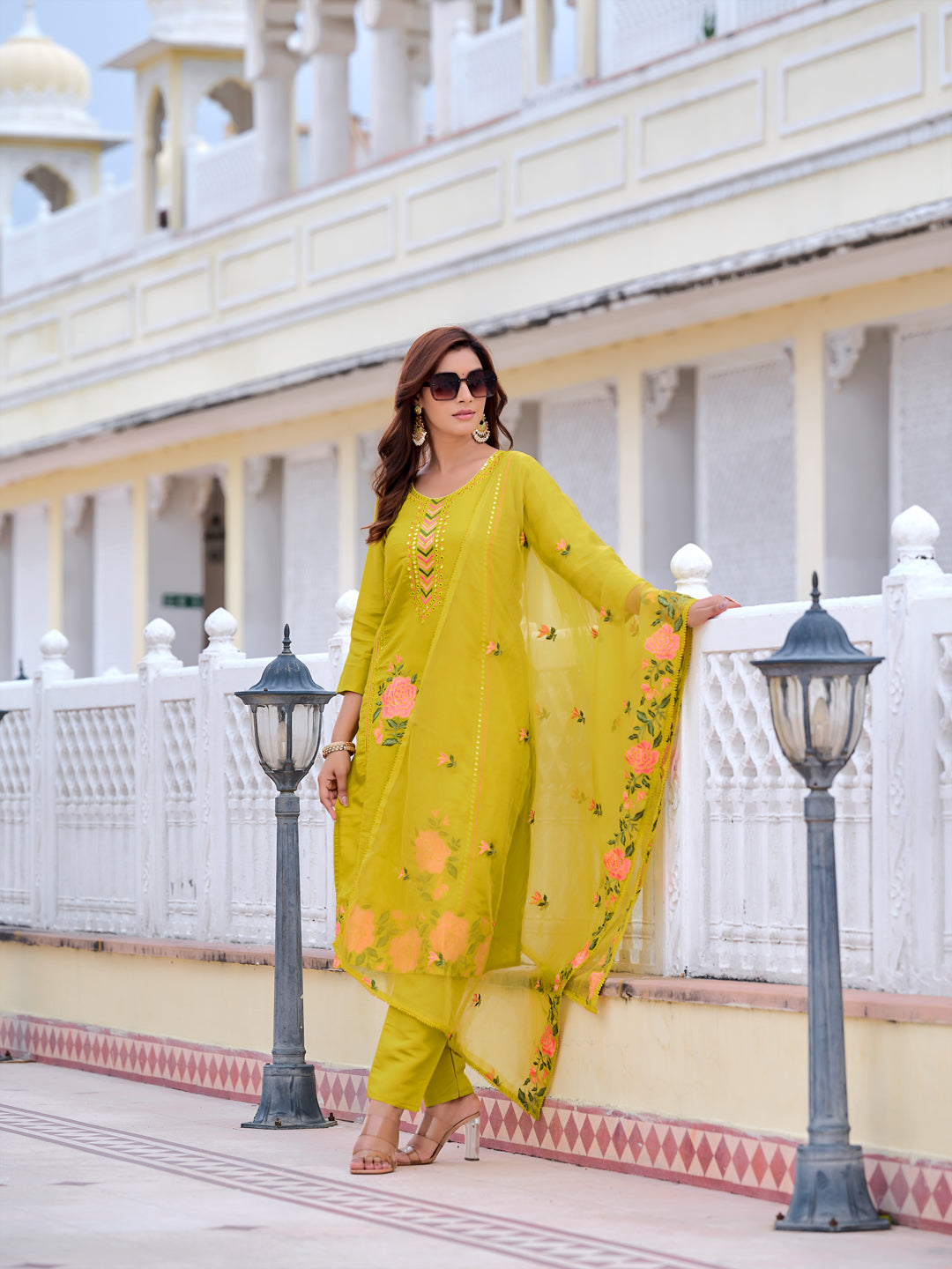 Mirror Embroidered Kurta with pant & Embroidered Organza Dupatta