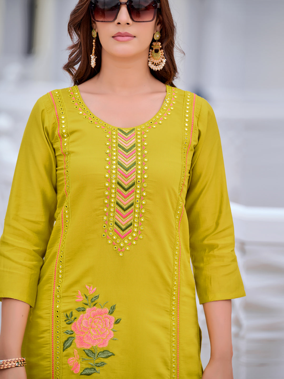 Mirror Embroidered Kurta with pant & Embroidered Organza Dupatta