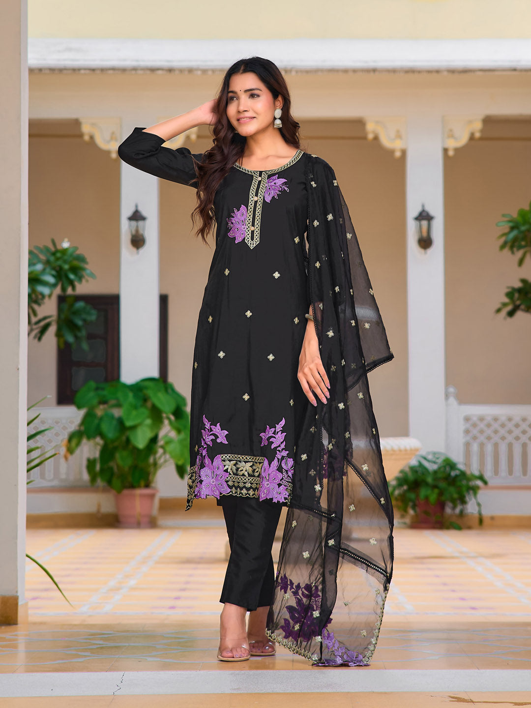 Embroidered Kurta with pant & Embroidered Organza Dupatta