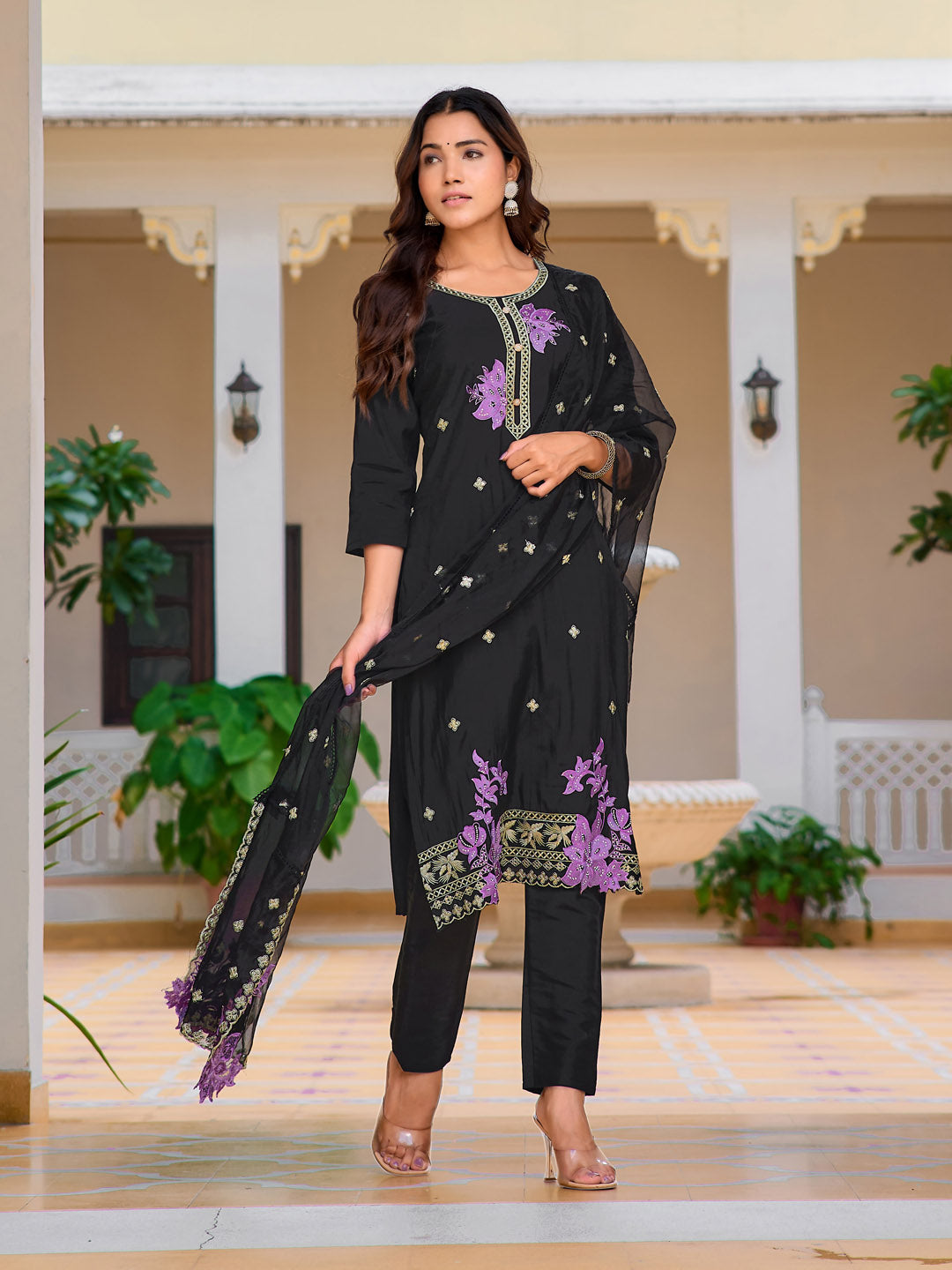 Embroidered Kurta with pant & Embroidered Organza Dupatta