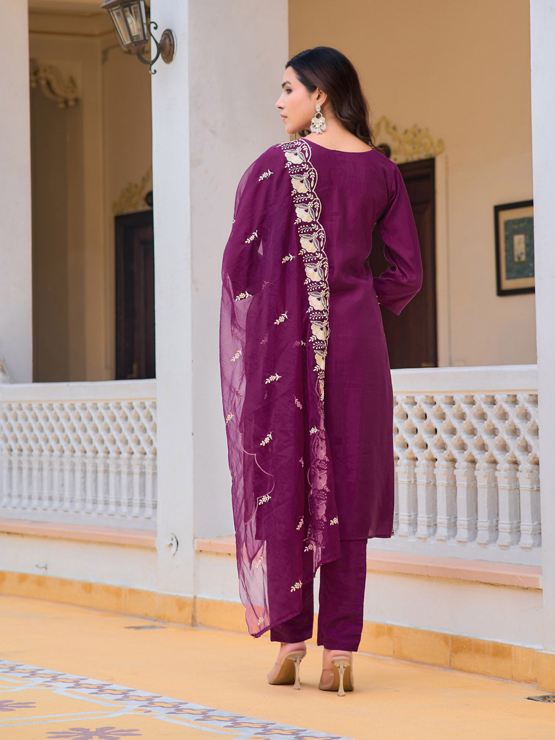 Embroidered Kurta with pant & Embroidered Organza Dupatta