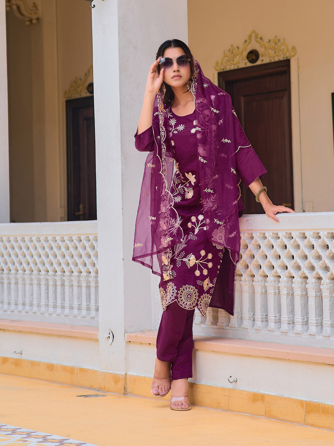 Embroidered Kurta with pant & Embroidered Organza Dupatta