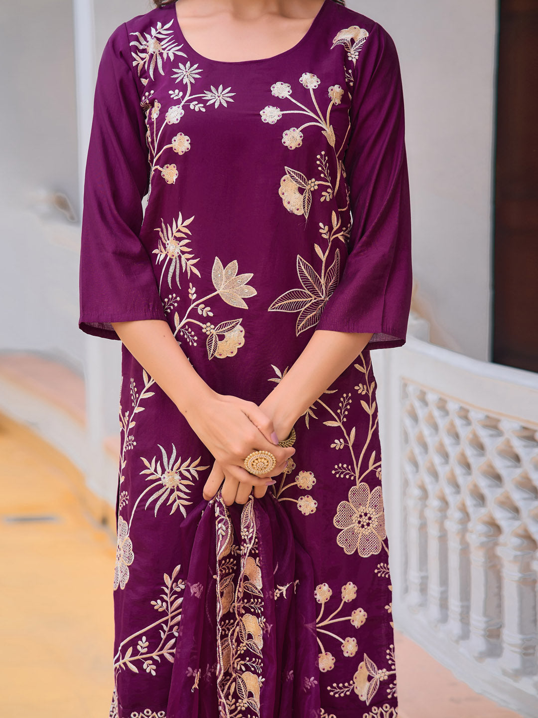 Embroidered Kurta with pant & Embroidered Organza Dupatta