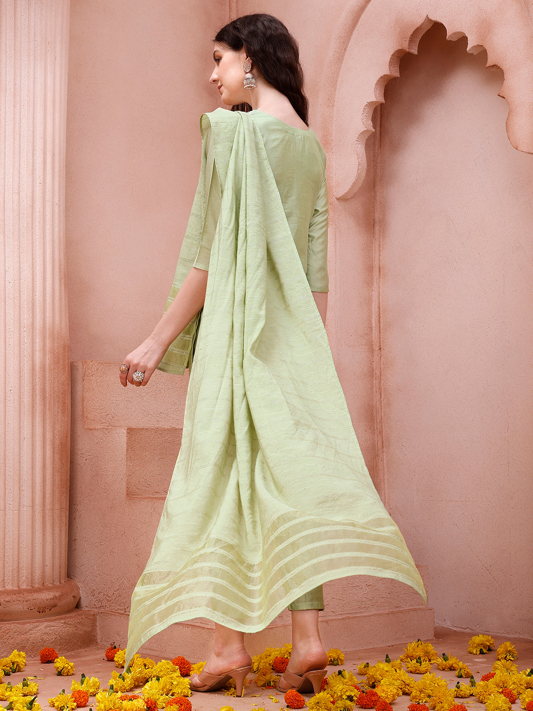 Thread Embroidered kurta with pant and dupatta set