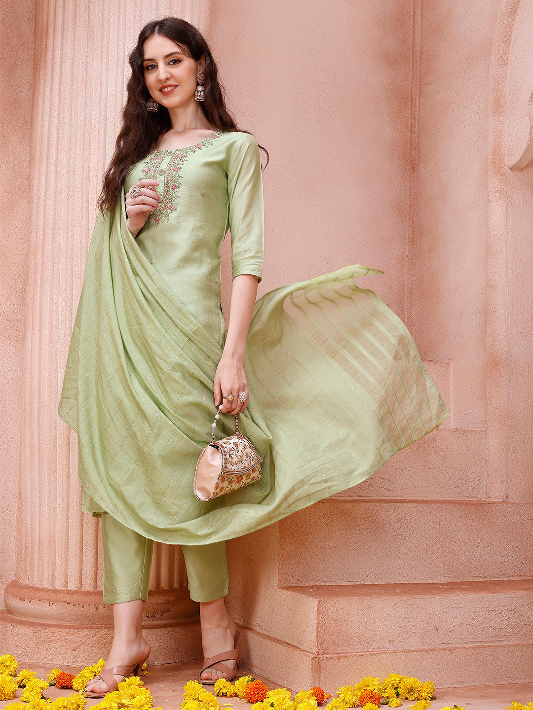 Thread Embroidered kurta with pant and dupatta set