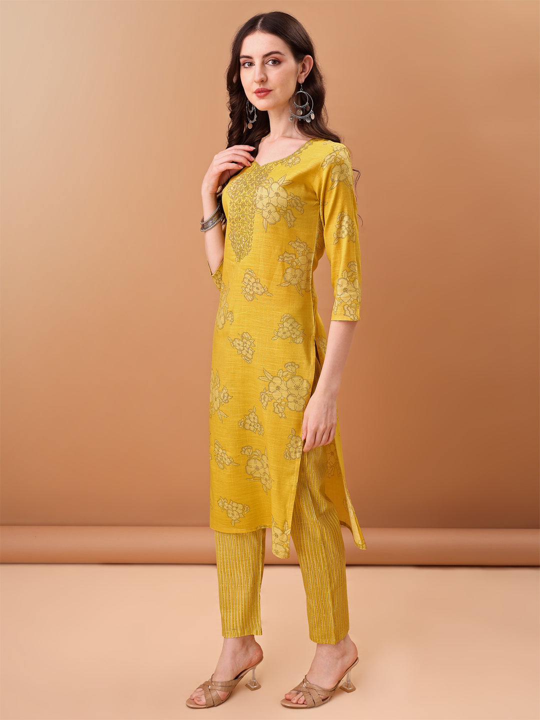 Embroidered & Printed Kurta with pant & Printed Dupatta