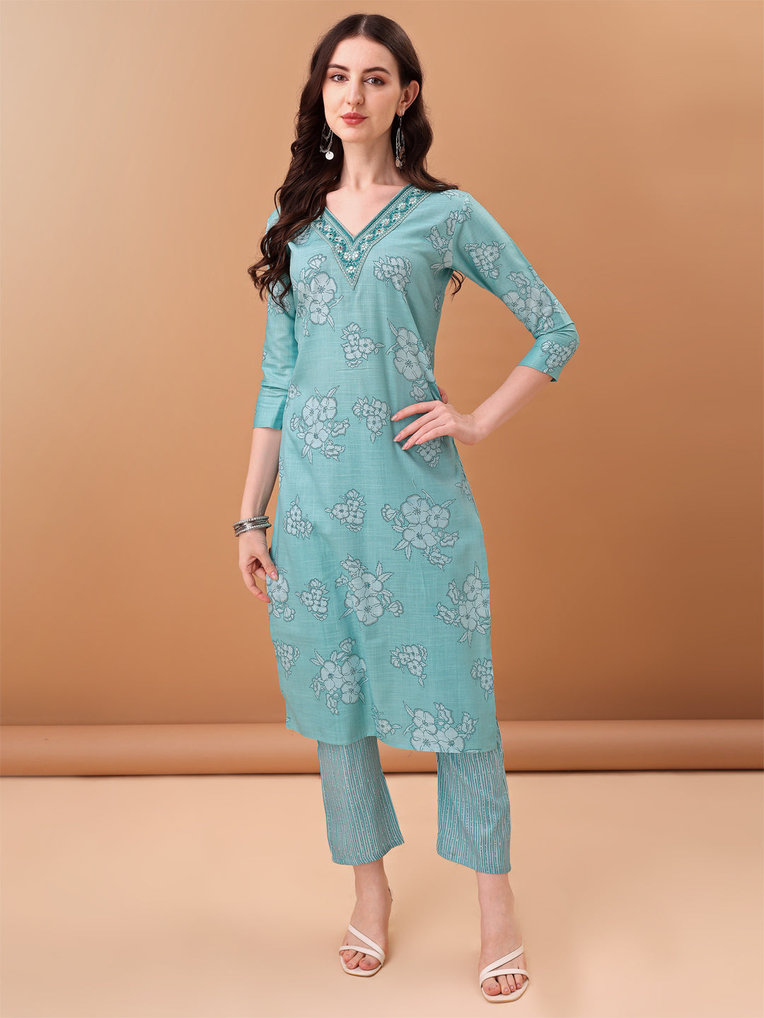 Embroidered & Floral Printed Kurta with pant & Printed Dupatta