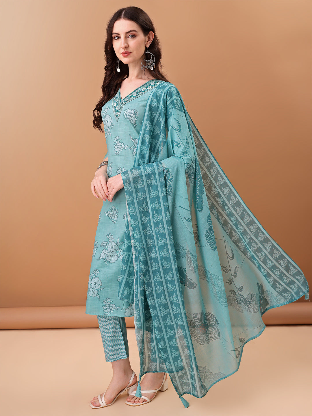 Embroidered & Floral Printed Kurta with pant & Printed Dupatta