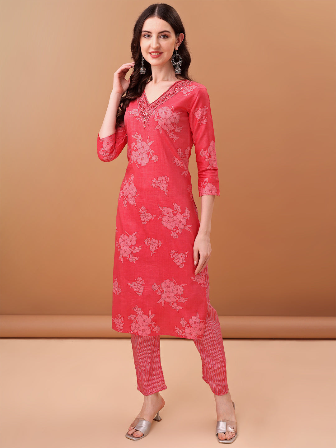 Embroidered & Floral Printed Kurta with pant & Printed Dupatta