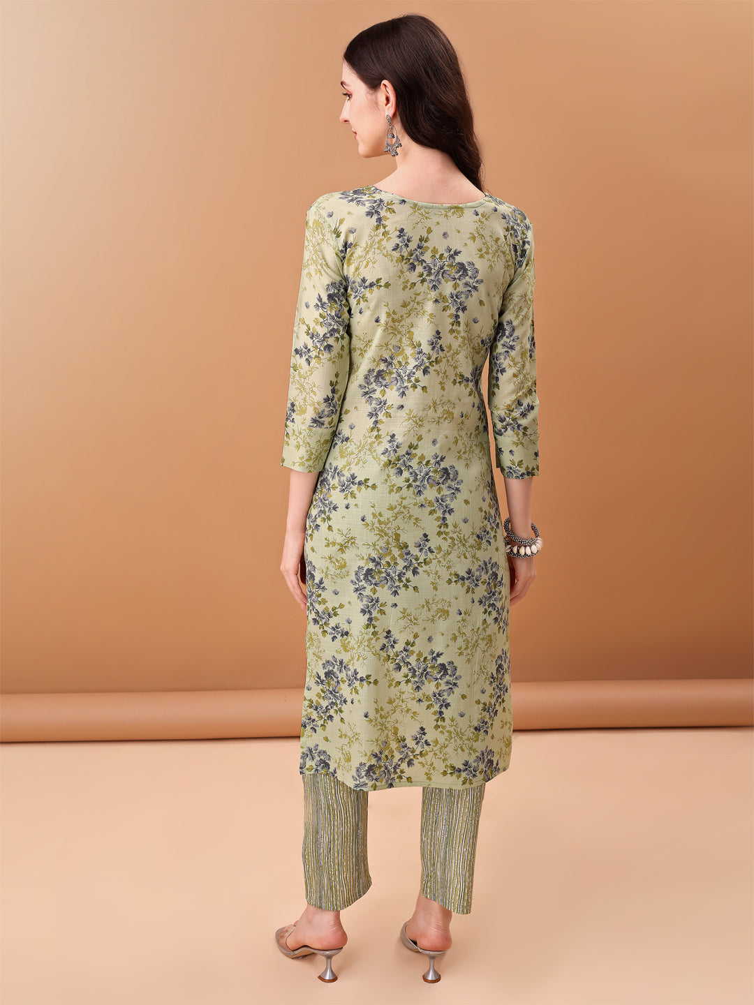 Embroidered & Floral Printed Kurta with pant & Printed Dupatta