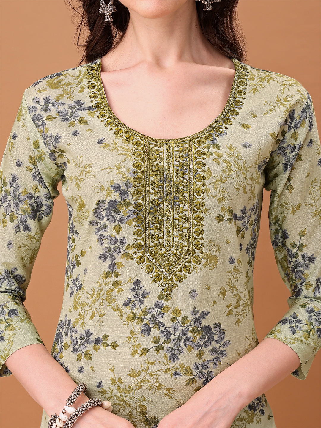 Embroidered & Floral Printed Kurta with pant & Printed Dupatta