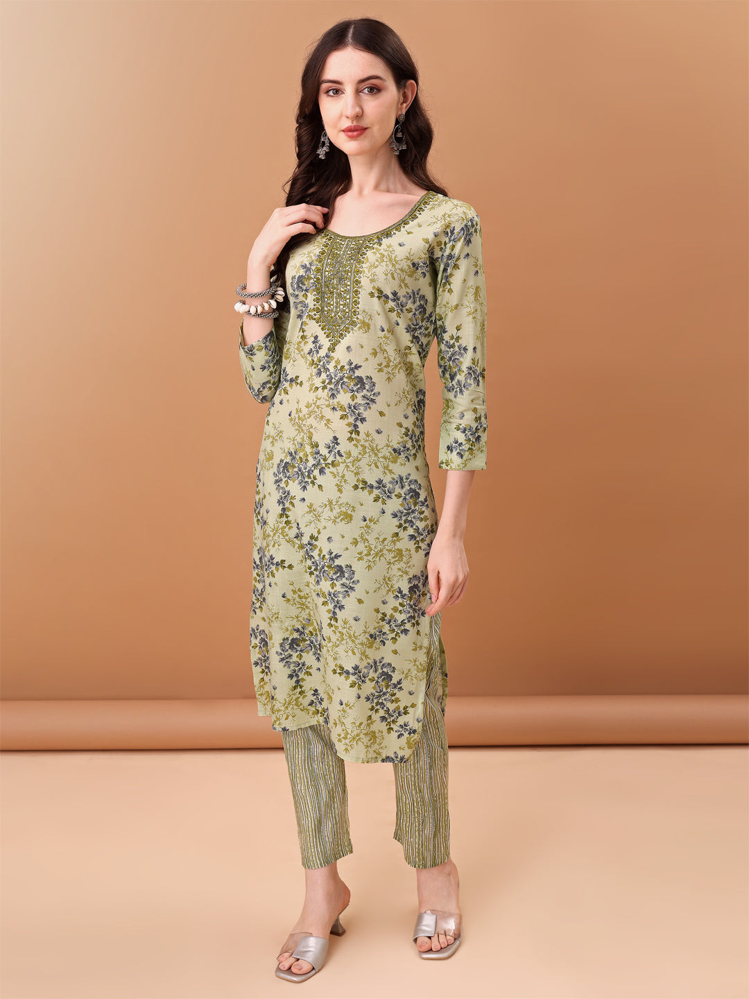 Embroidered & Floral Printed Kurta with pant & Printed Dupatta