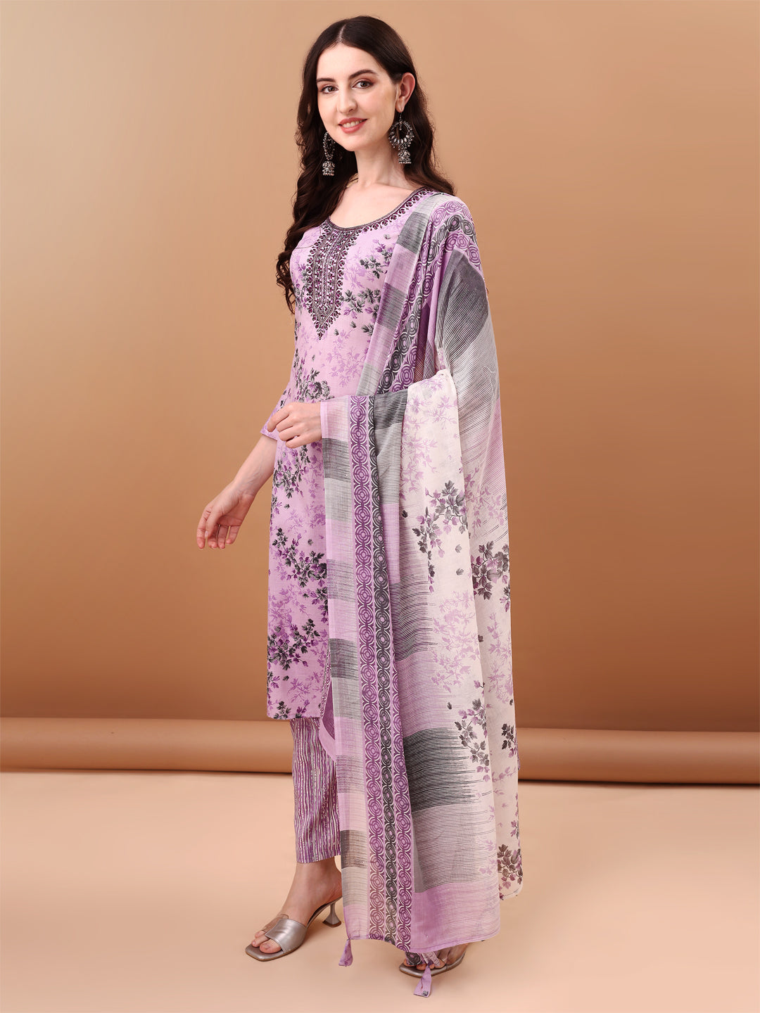 Embroidered & Floral Printed Kurta with pant & Printed Dupatta