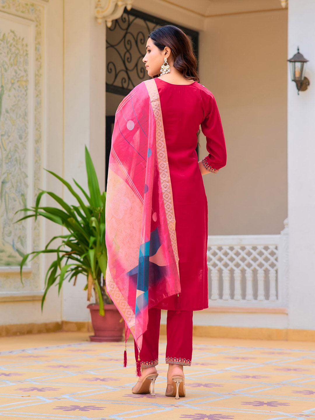 Hand embroidered Kurta with pant & Printed Organza Dupatta