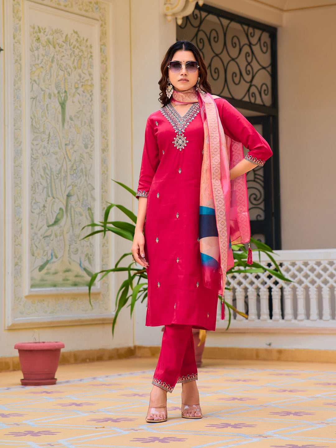 Hand embroidered Kurta with pant & Printed Organza Dupatta