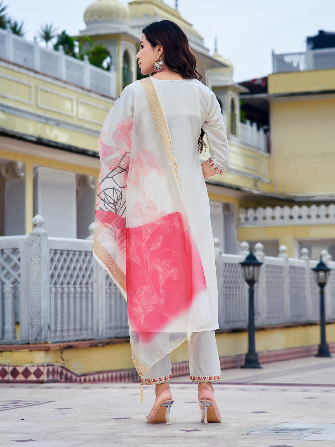 embroidered Kurta with pant & Printed Organza Dupatta