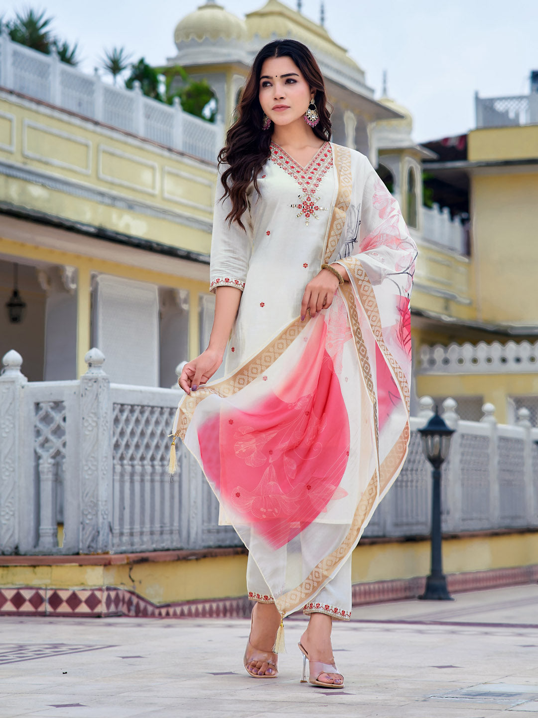 embroidered Kurta with pant & Printed Organza Dupatta