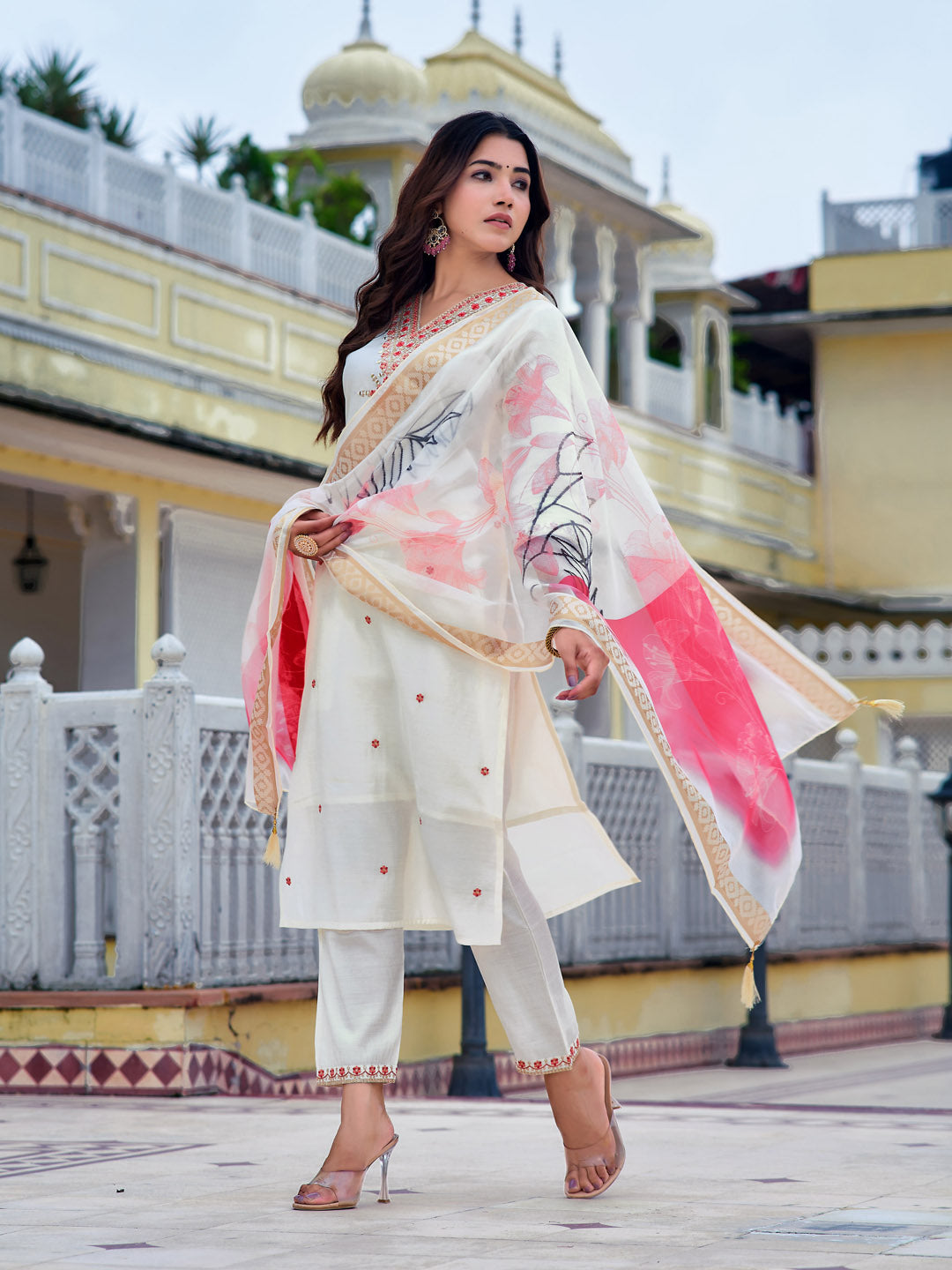 embroidered Kurta with pant & Printed Organza Dupatta