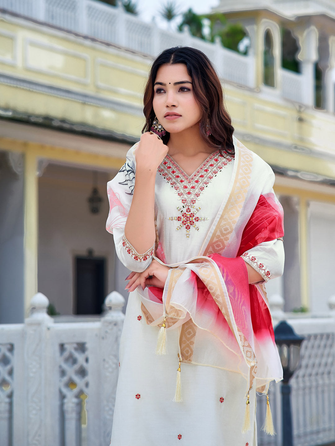 embroidered Kurta with pant & Printed Organza Dupatta