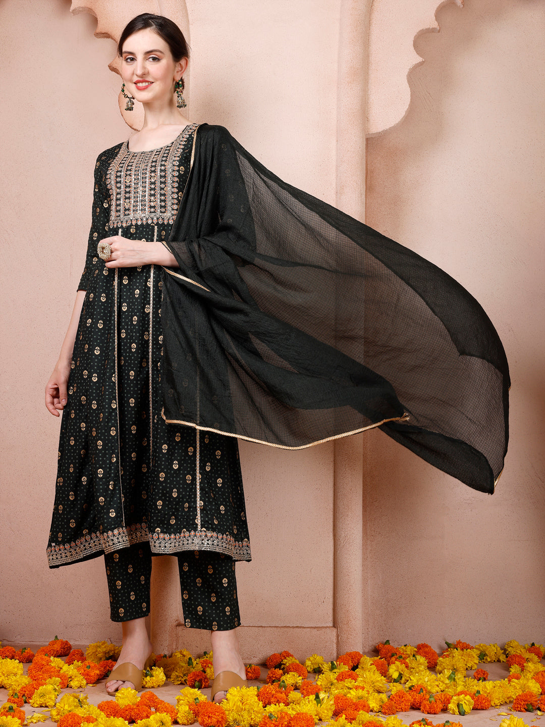 Nayra Cut Embroidered Kurta with Pant and Dupatta set