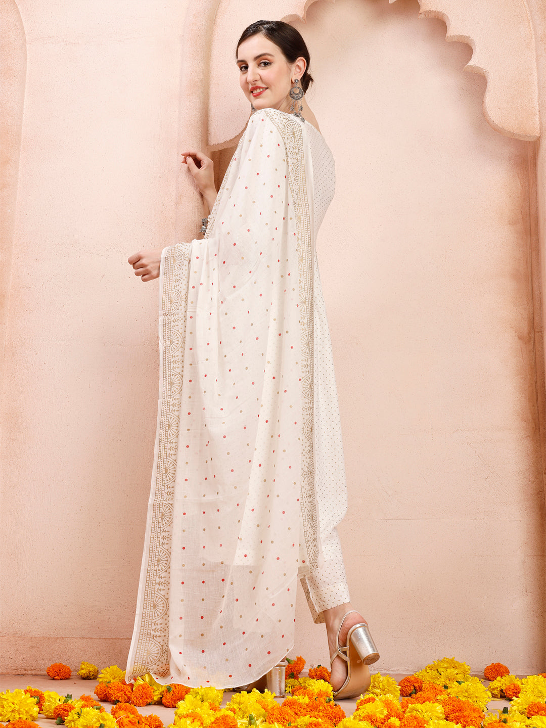 Nayra Cut Embroidered Kurta with Pant and Dupatta set