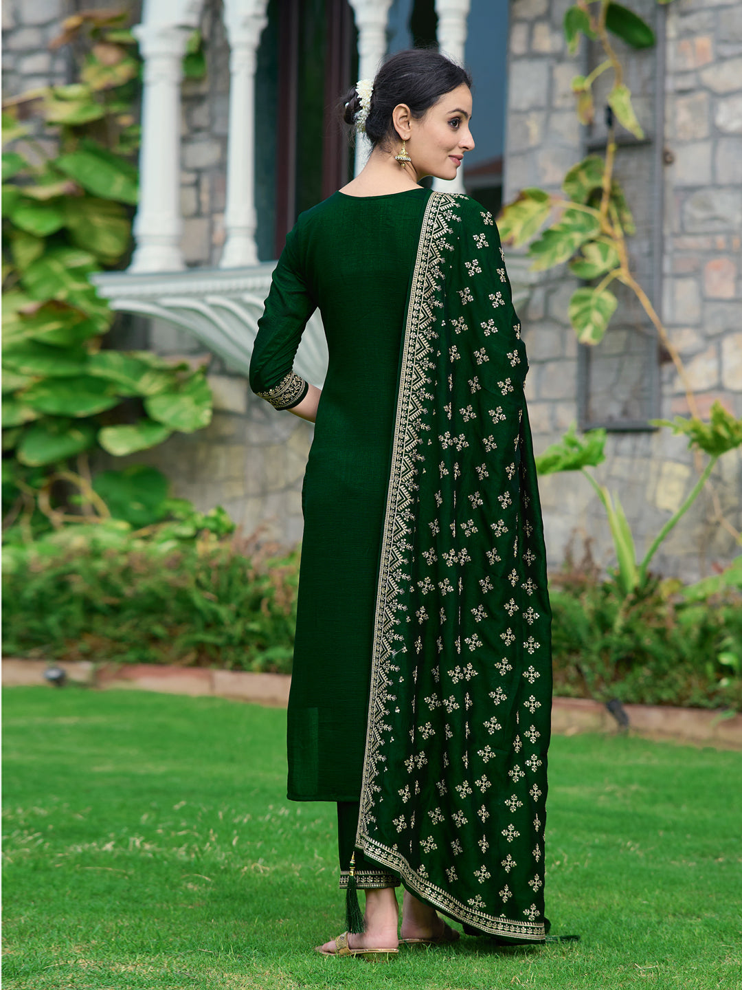 Embroidered kurta with pant & Embroidered Dupatta