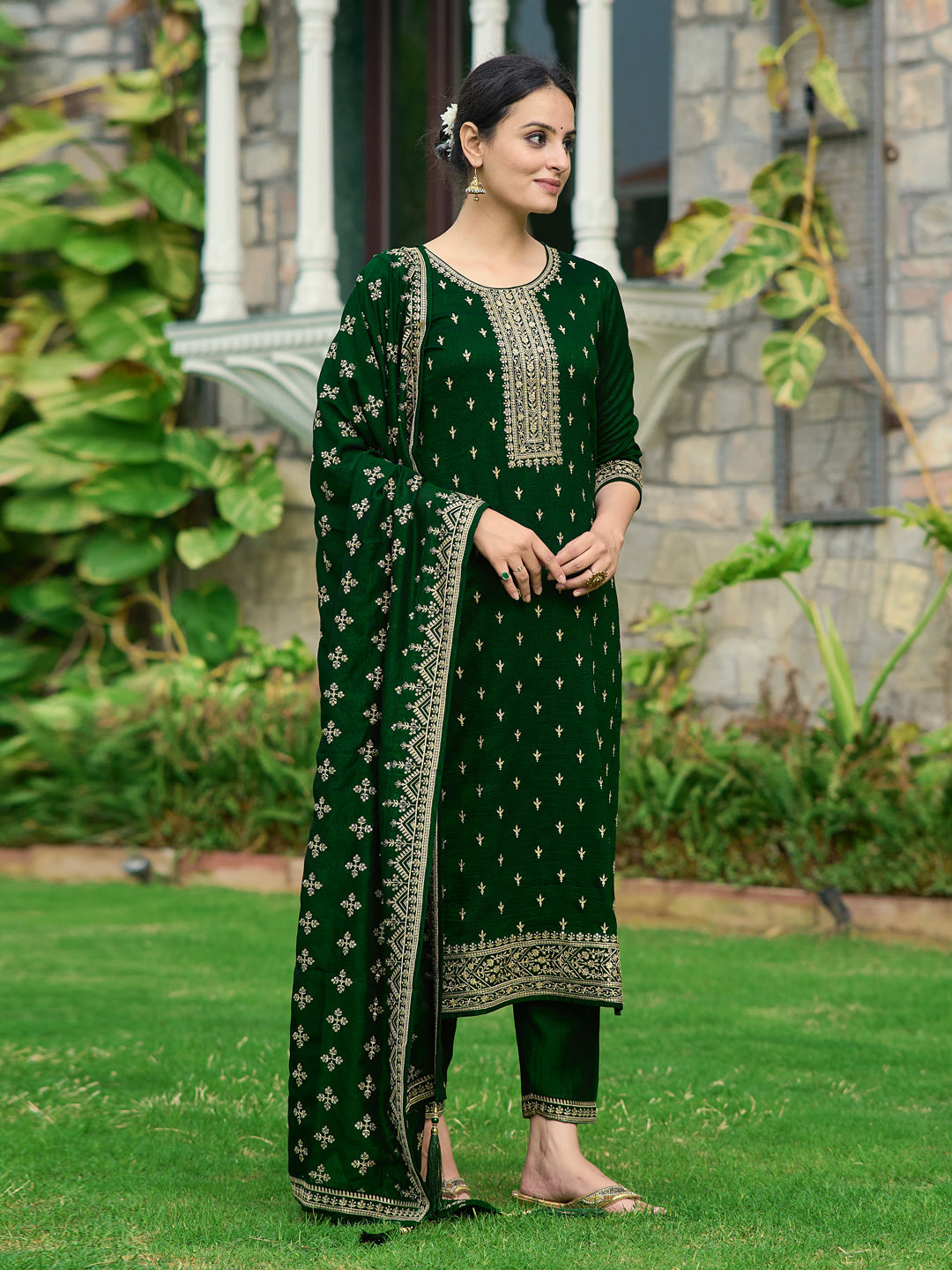 Embroidered kurta with pant & Embroidered Dupatta