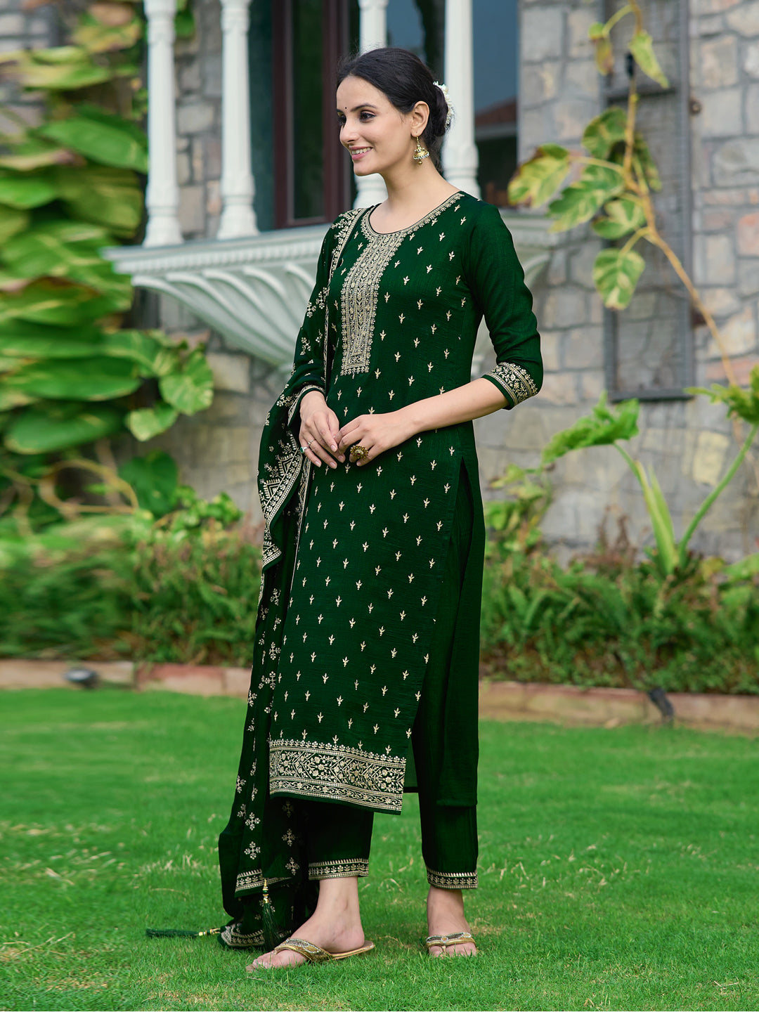 Embroidered kurta with pant & Embroidered Dupatta