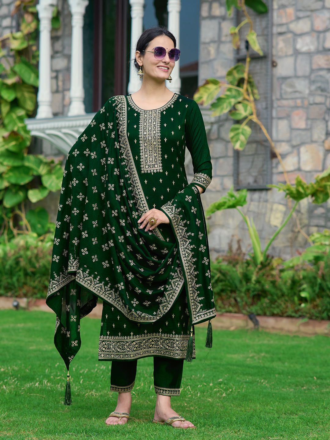 Embroidered kurta with pant & Embroidered Dupatta