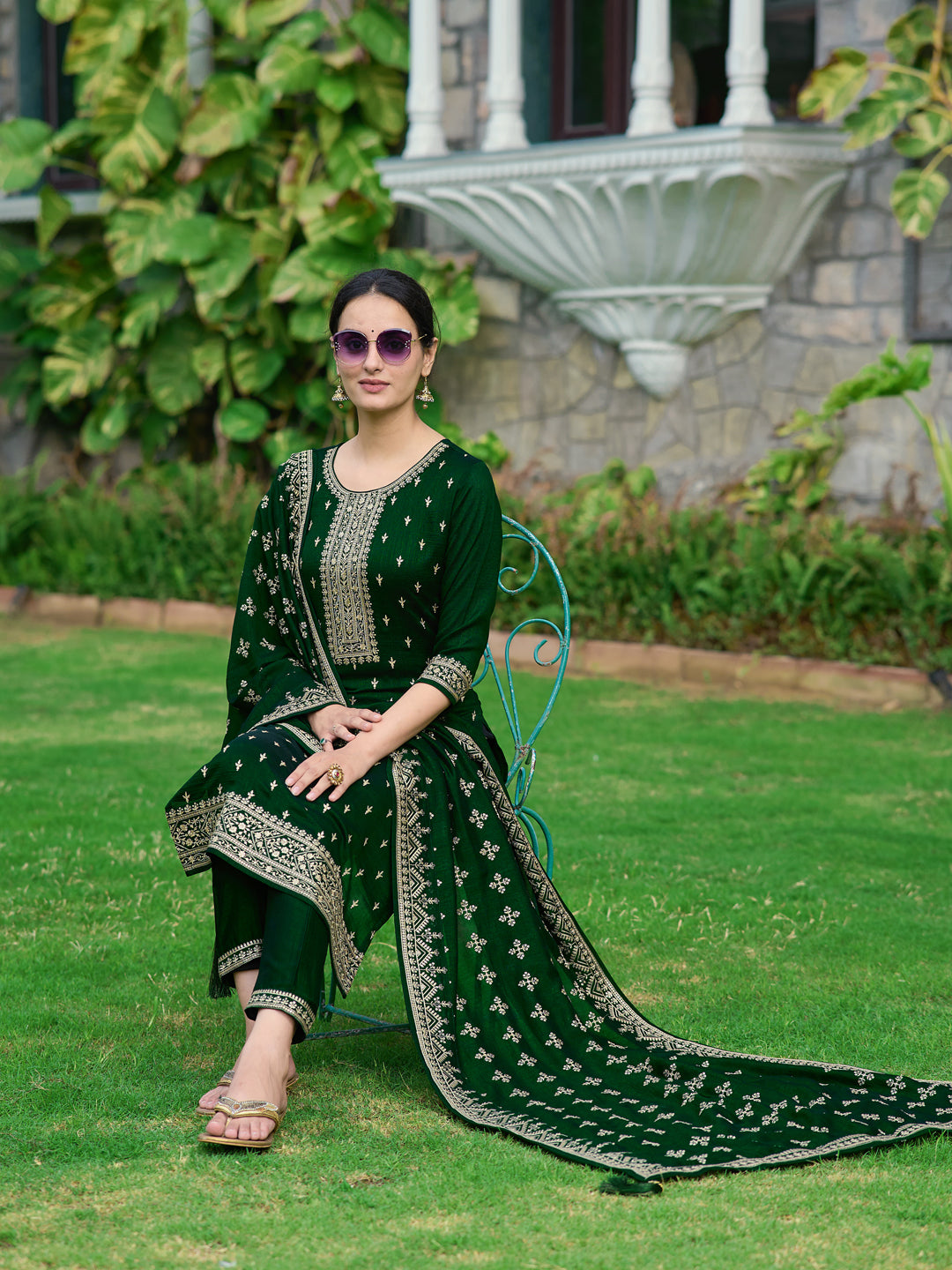 Embroidered kurta with pant & Embroidered Dupatta