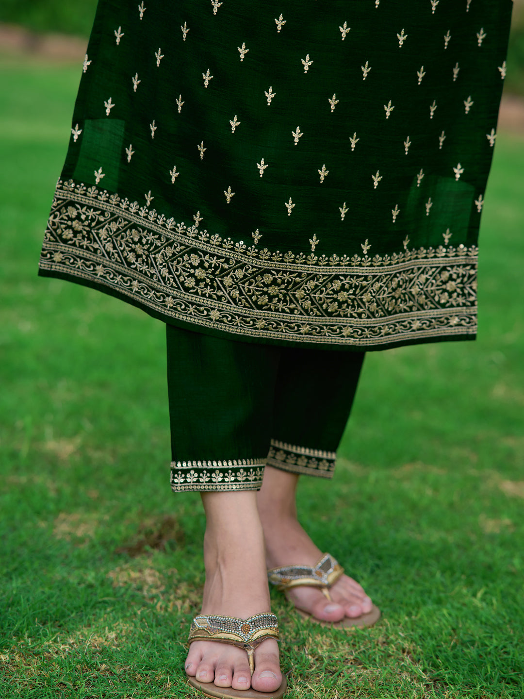 Embroidered kurta with pant & Embroidered Dupatta