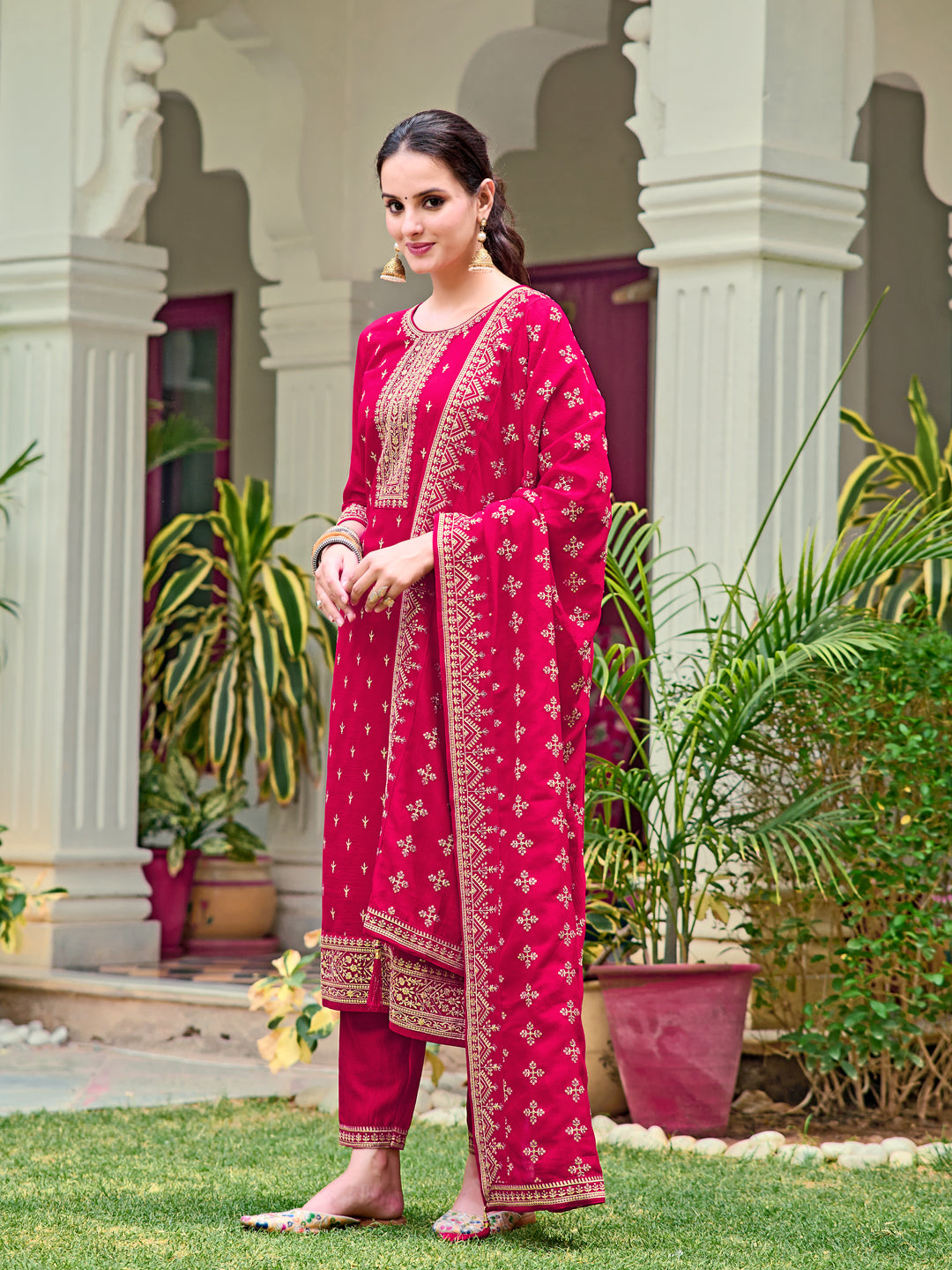 Embroidered kurta with pant & Embroidered Dupatta